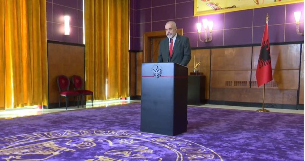 Rama pa plan/ Lajm&euml;ron kriz&euml;n energjitike dhe i hap rrug&euml; rritjes