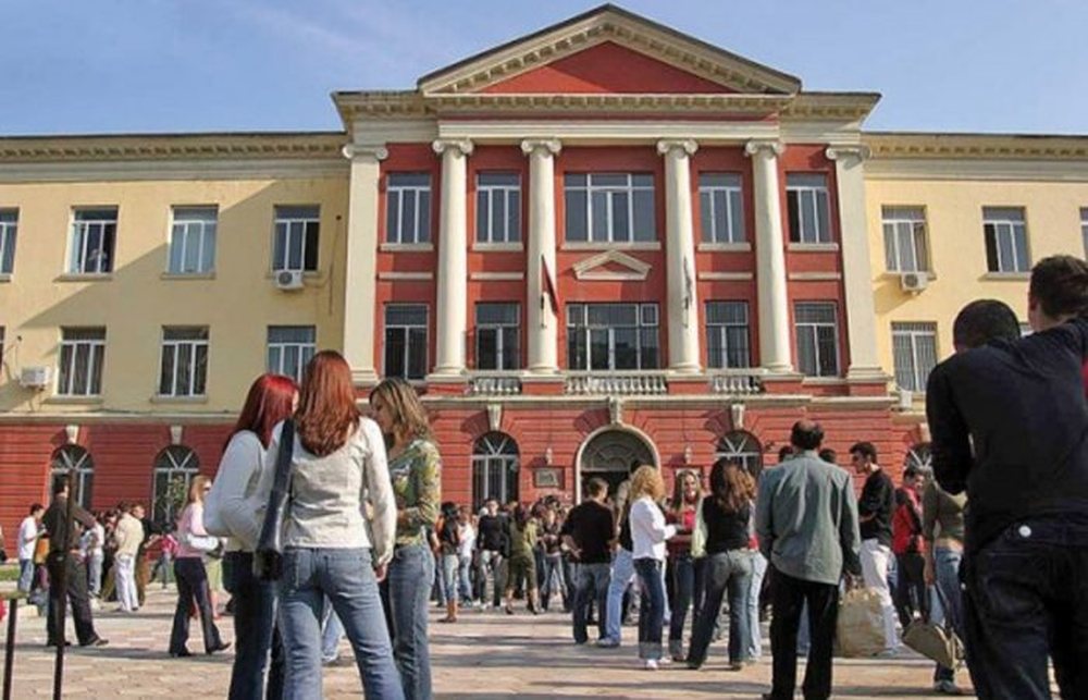 Shtyhet me nj&euml; jav&euml; nisja e m&euml;simit n&euml; Universitete