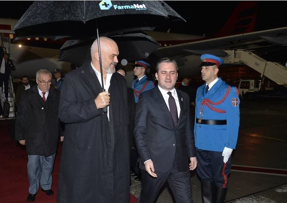 Rama i buz&euml;qeshur n&euml; Beograd, Vu&ccedil;i&ccedil; e pret p&euml;r