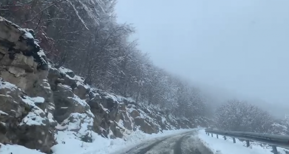 Reshje bore dhe n&euml; Mal&euml;sit&euml; e Kruj&euml;s, qarkullimi pa probleme