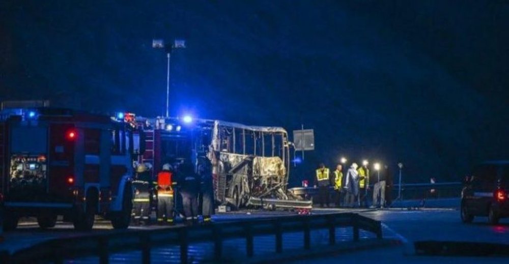 Aksidenti tragjik/ Media bullgare: 45 viktima p&euml;r naft&euml; m&euml;