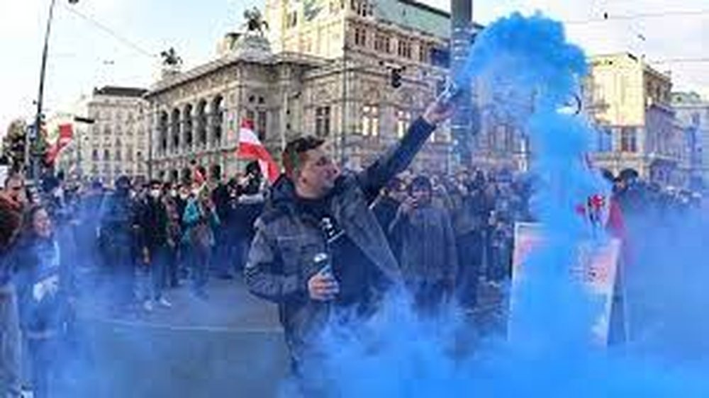 Protestat n&euml; Europ&euml;/ P&euml;rhapja e Covid shton represionin ndaj