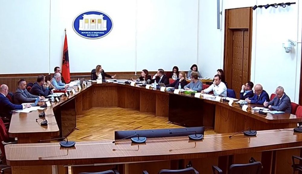 Hetimi p&euml;r Incenerator&euml;t, Tabaku: N&euml; 3 kontratat, ligji