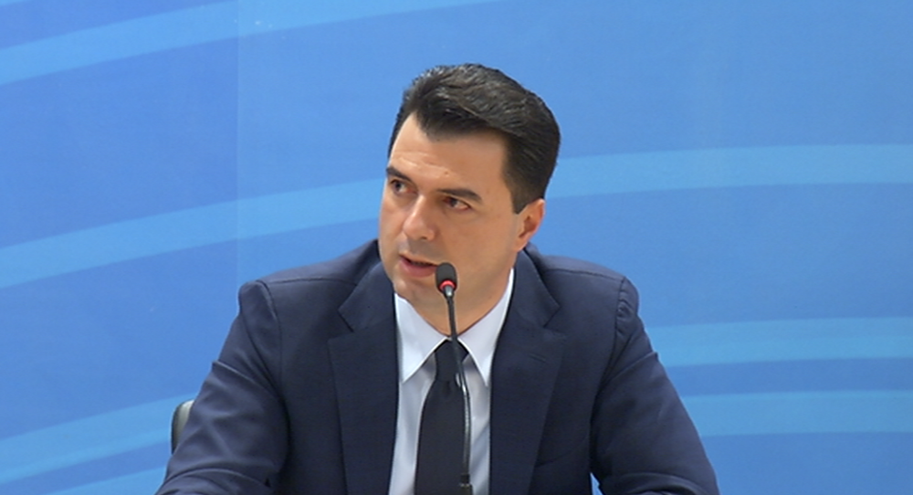 Basha 'paralajm&euml;ron' shpalljen 'non grata' p&euml;r