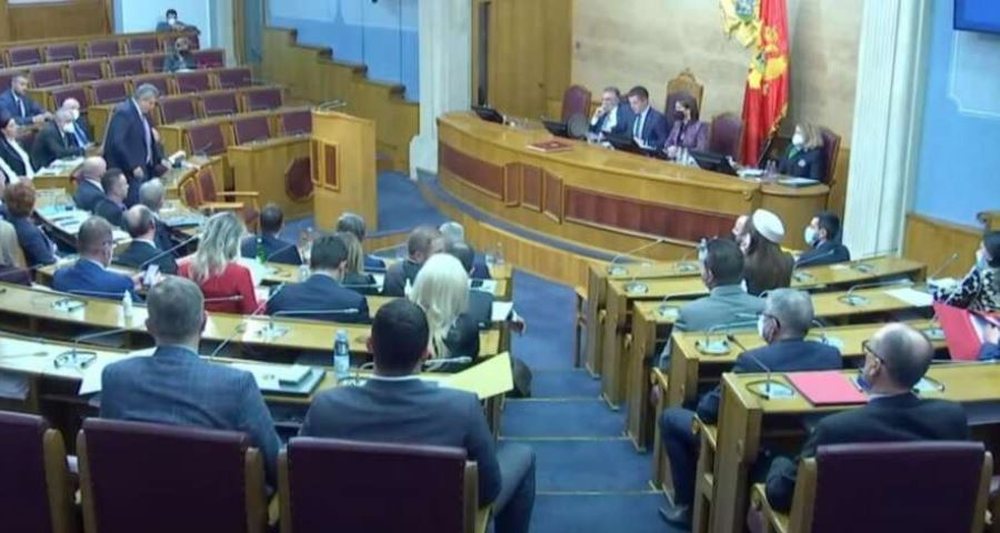 Opozita n&euml; Mal t&euml; Zi t&euml;rhiqet nga mocioni i mos-besimit,