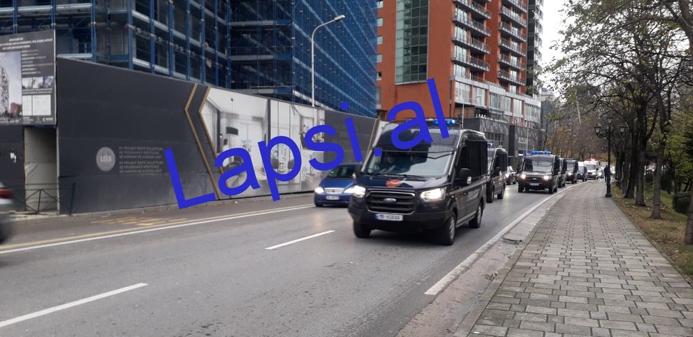 P&euml;rplasja n&euml; PD/ Rama i fryn zjarrit dhe nxjerr n&euml; rrug&euml;