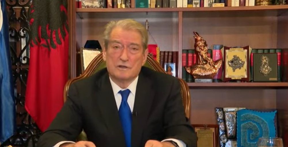 Berisha fton Bash&euml;n n&euml; Kuvendin e 11 dhjetorit