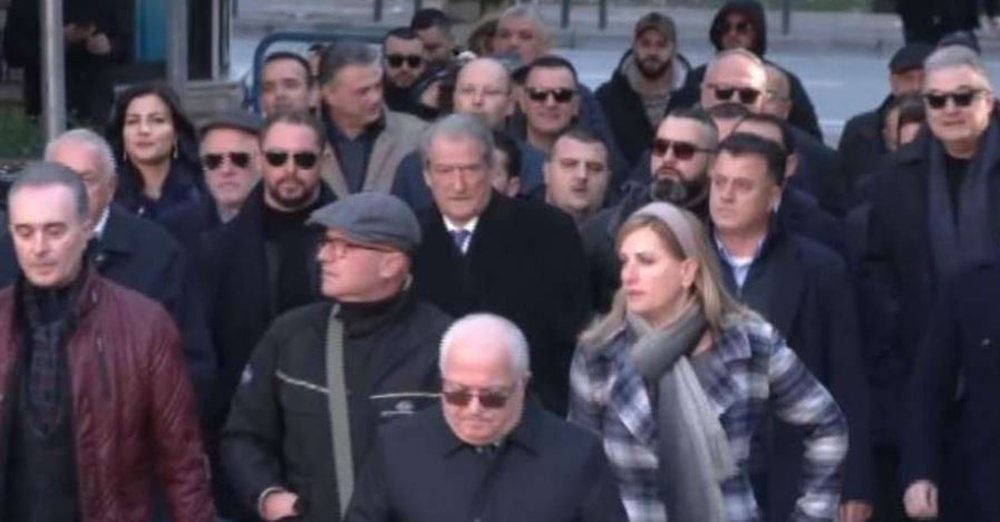Berisha rikthehet n&euml; selin&euml; e PD-s&euml;/ Mblidhet s&euml;rish