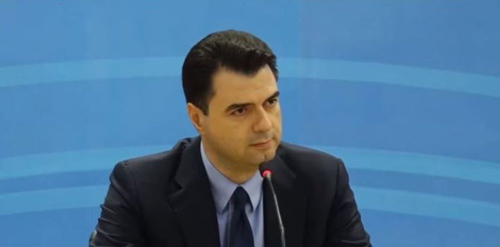 I mbetur vet&euml;m, Basha kurdis kryetar&euml;t e deg&euml;ve dhe