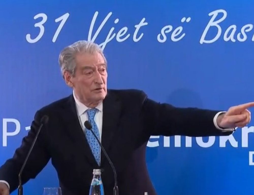Berisha: Kompania e lidhur me George Soros shkat&euml;rroi sht&euml;pit&euml; e
