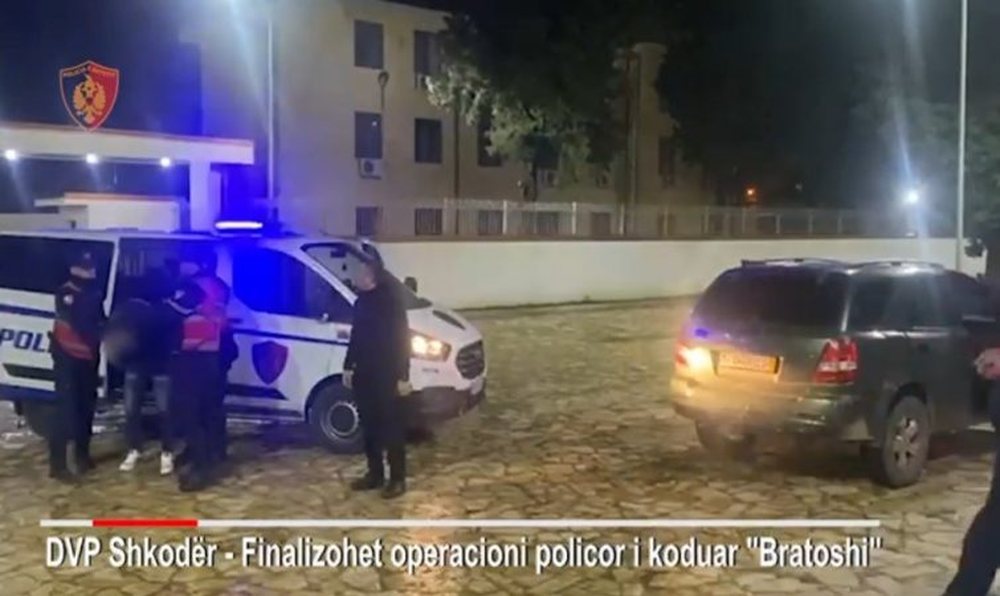 Po transportonin drog&euml; me mjet pa targa, 2 t&euml; arrestuar n&euml;