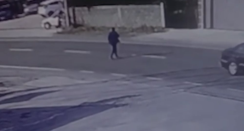 PAMJE TE RENDA/ Makina p&euml;rplas p&euml;r vdekje gruan n&euml; Elbasan