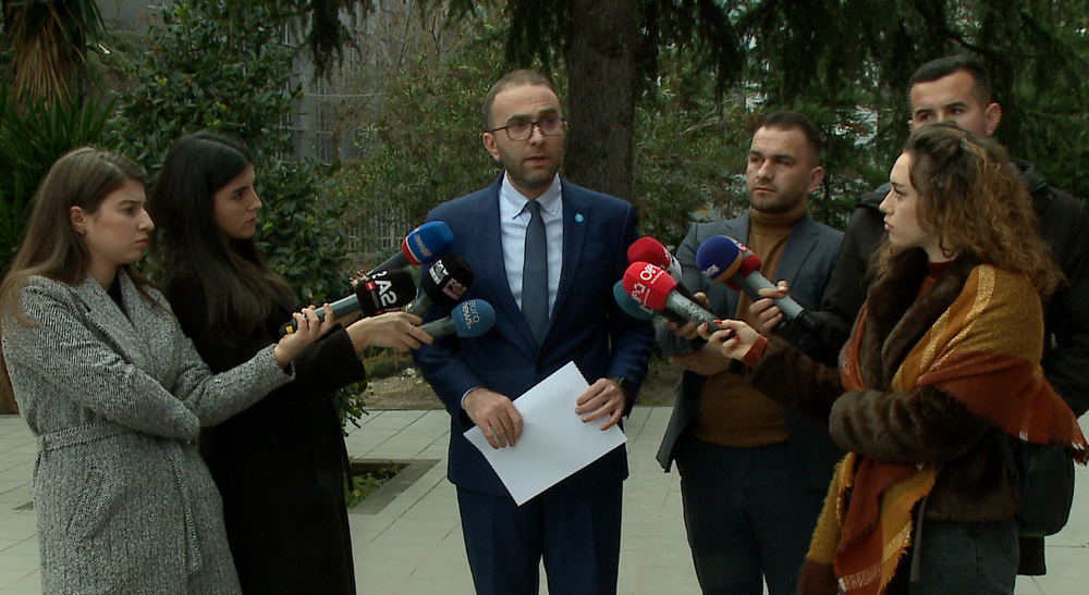 Gaz Bardhi: Ne zgjedhim t&euml; ardhmen, jo bunkerizimin e PD-s&euml; p&euml;r