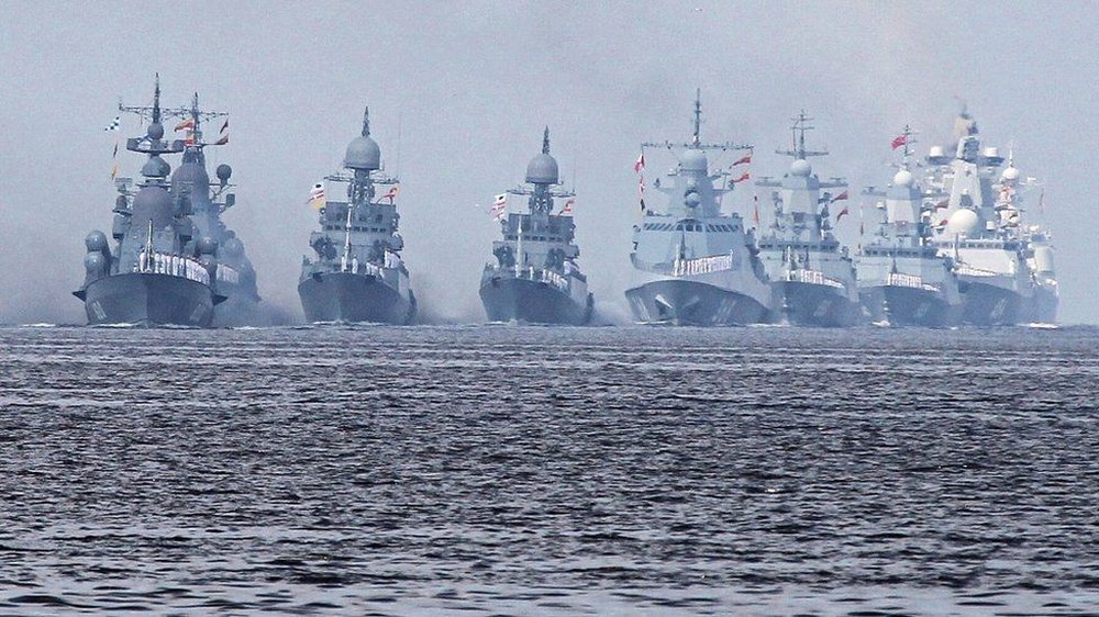 Rusia ngre stek&euml;n/ Sjell luft&euml;anije, raketa hipersonike e avion&euml;