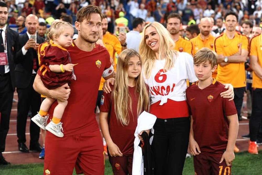 Francesco Totti-t dhe Ilary Blasi ndahen pas 17 vitesh martes&euml;