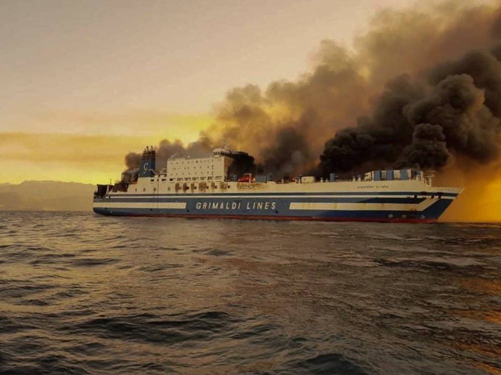 FOTO/ Ende 8 t&euml; zhdukur n&euml; tragetin q&euml; u p&euml;rfshi nga zjarri