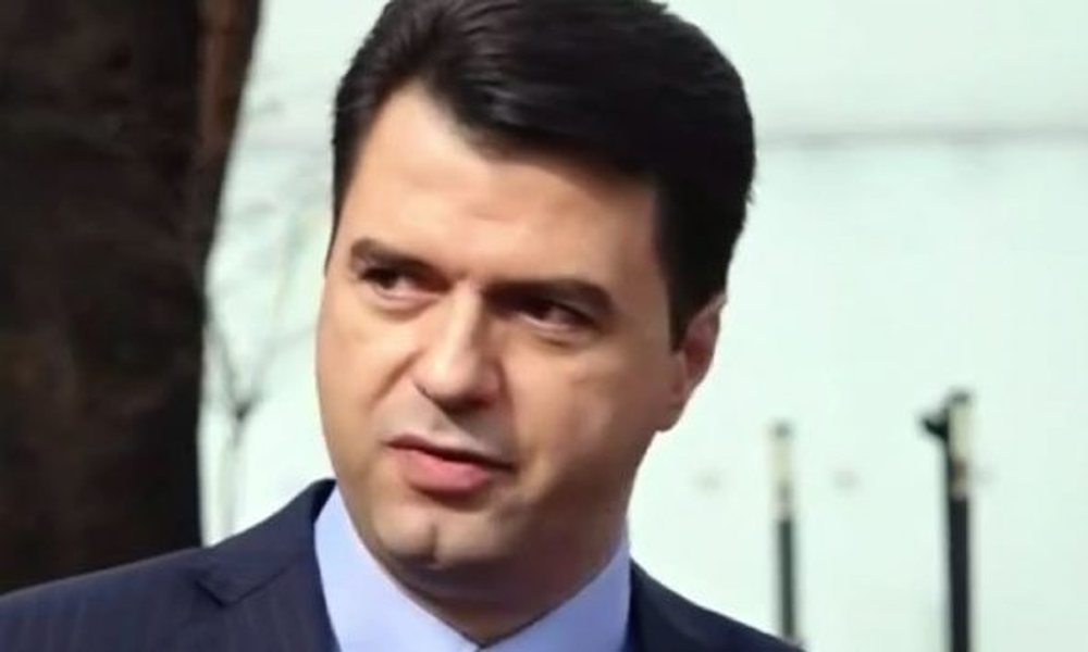 "Mij&euml;ra euro p&euml;r plehrat"/ Basha: Gjysma e kabinetit Rama