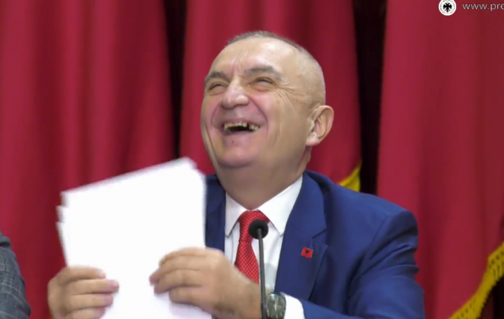 A do lini zyr&euml;n n&euml;se ju shkarkojn&euml;? Meta ia plas t&euml;