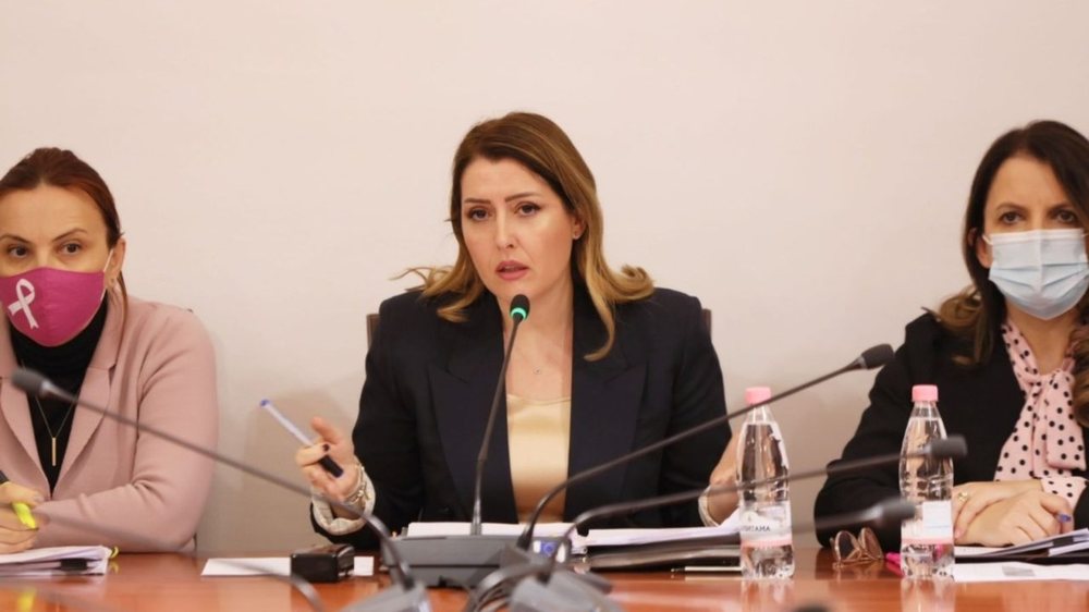 300 mij&euml; vaksina Pfizer brenda marsit/ Manastirliu jep lajmin: