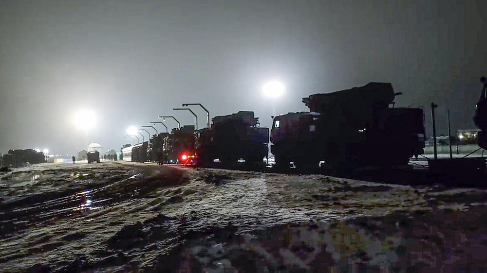 Rusia largon ambasad&euml;n nga Kievi, Ukrania shpall gjendjen e