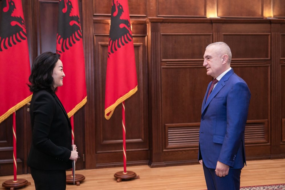 Meta kund&euml;r q&euml;ndrimit t&euml; Yuri Kim: Iu takon qytetar&euml;ve