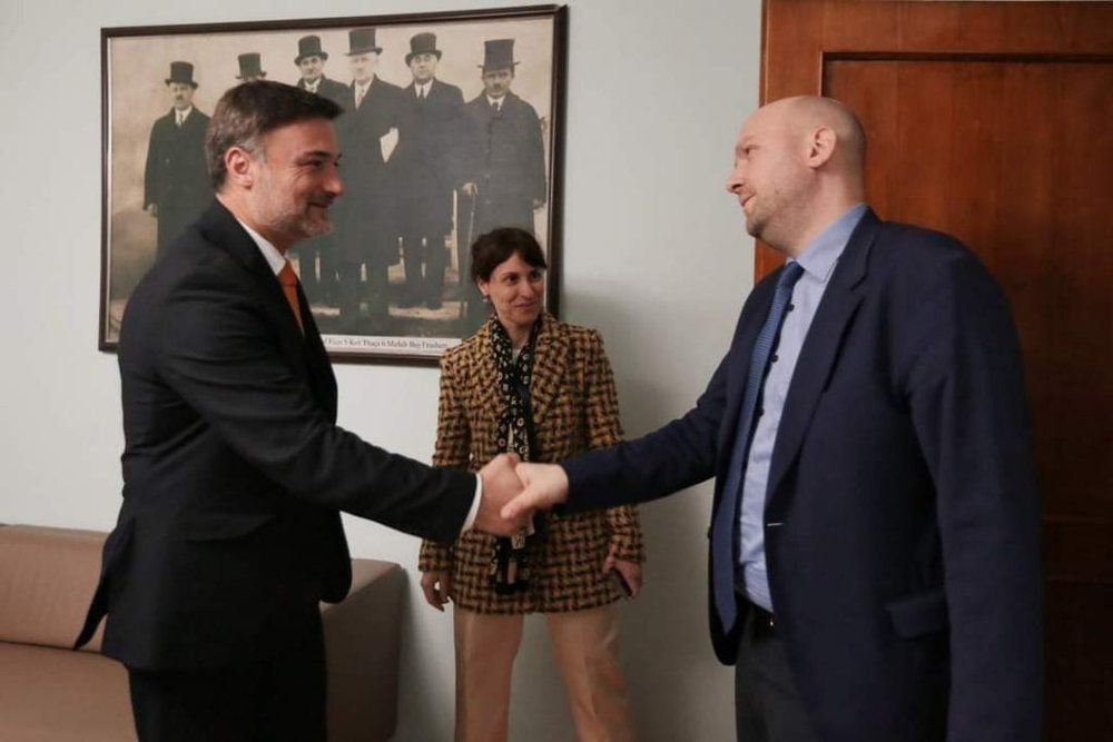 Gjerman&euml;t shmangin Lulzim Bash&euml;n, i d&euml;rguari i Berlinit takon