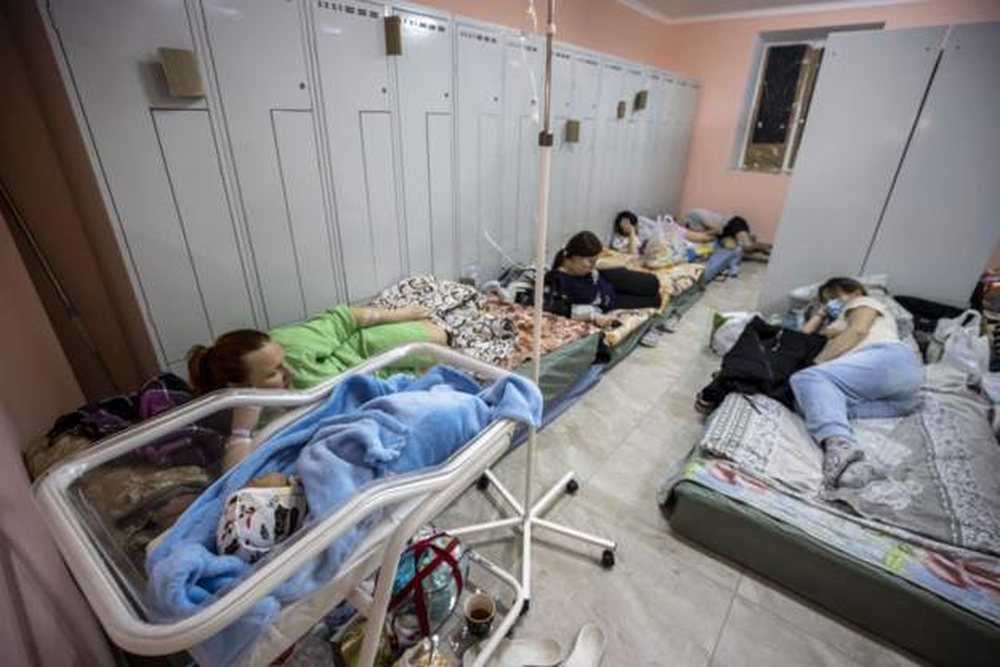 FOTO/ Grat&euml; e maternitetit t&euml; Kievit po lindin n&euml; bodrum