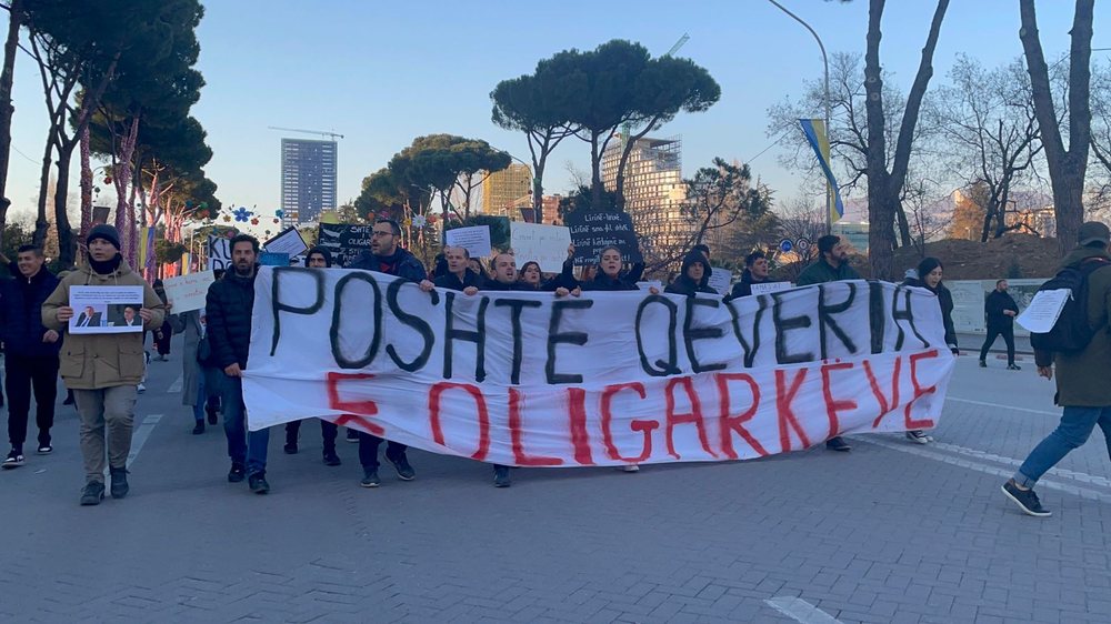 "Posht&euml; qeveria e oligark&euml;ve", dita e tret&euml; e