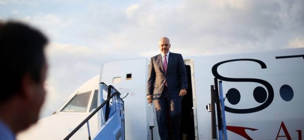 Rama ik&euml;n me charter n&euml; Dubai, turiz&euml;m p&euml;r 3 dit&euml; me