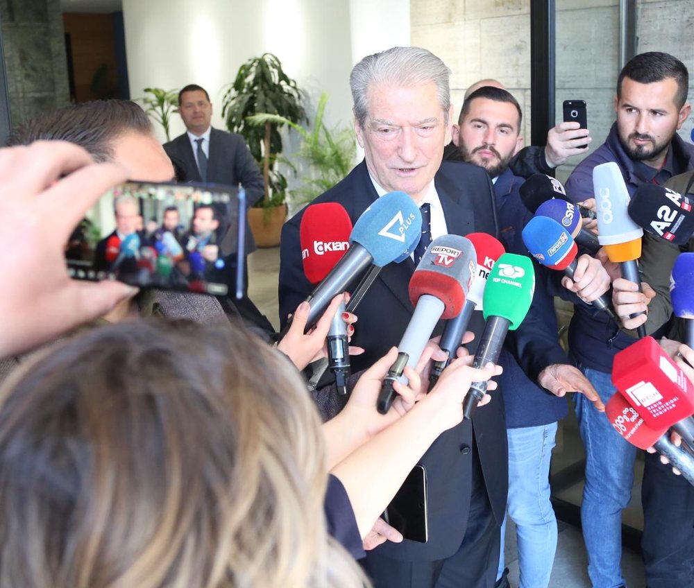 Berisha: Shpallja ime non-grata, vendim p&euml;r t&euml; ndihmuar Edi Ram&euml;n