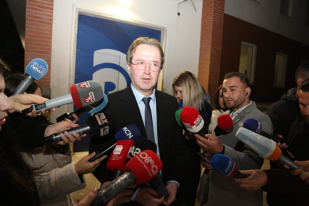 Tomorr Alizoti k&euml;rkon rikthimin e t&euml; p&euml;rjashtuarve nga PD,
