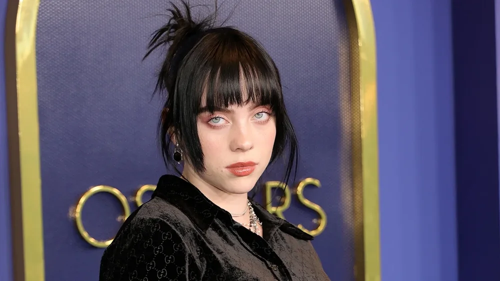 Billie Eilish merr urdh&euml;r mbrojtjeje ndaj fansit t&euml; fiksuar