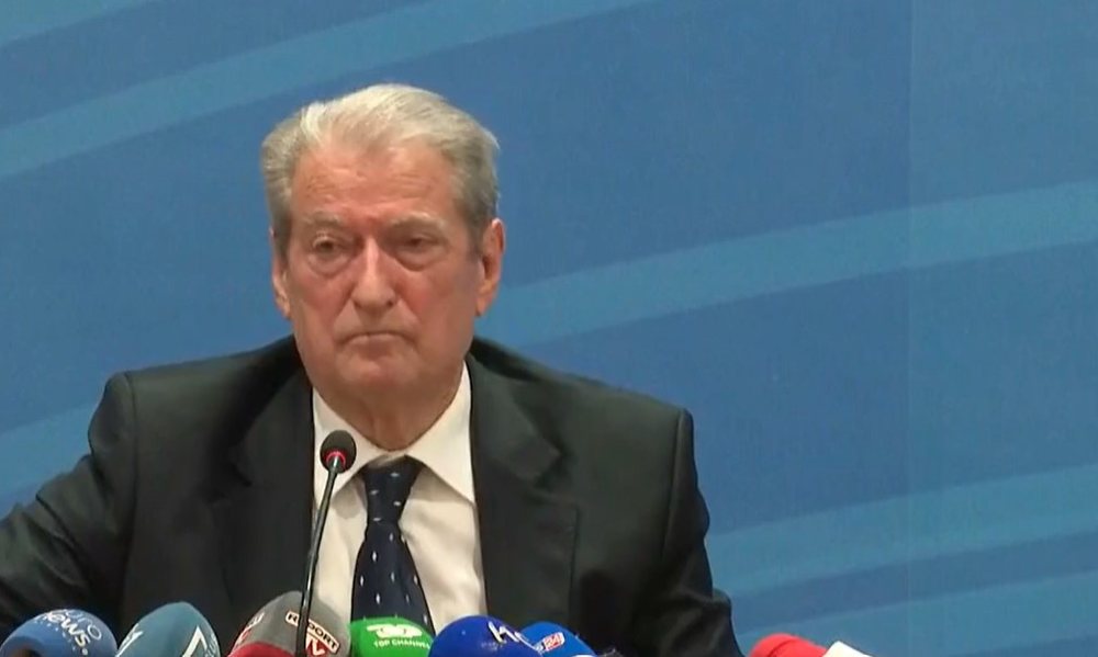Berisha b&euml;n thirrje p&euml;r bashkim: Demokrat&euml;t t&rsquo;i