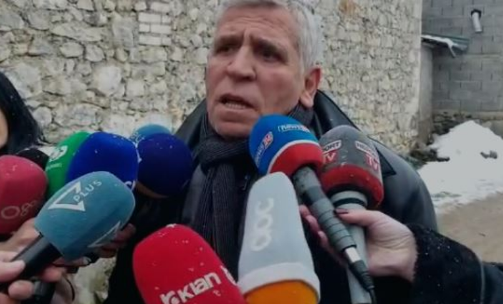 Vrasje e dyfisht&euml; n&euml; Devoll/ Kryeplaku i fshatit tregon si i gjeti: U