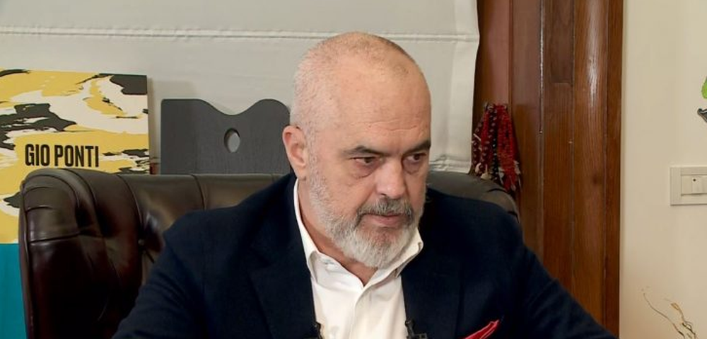 &ldquo;Nafta n&euml; Shqip&euml;ri ka qen&euml; n&euml; duart e