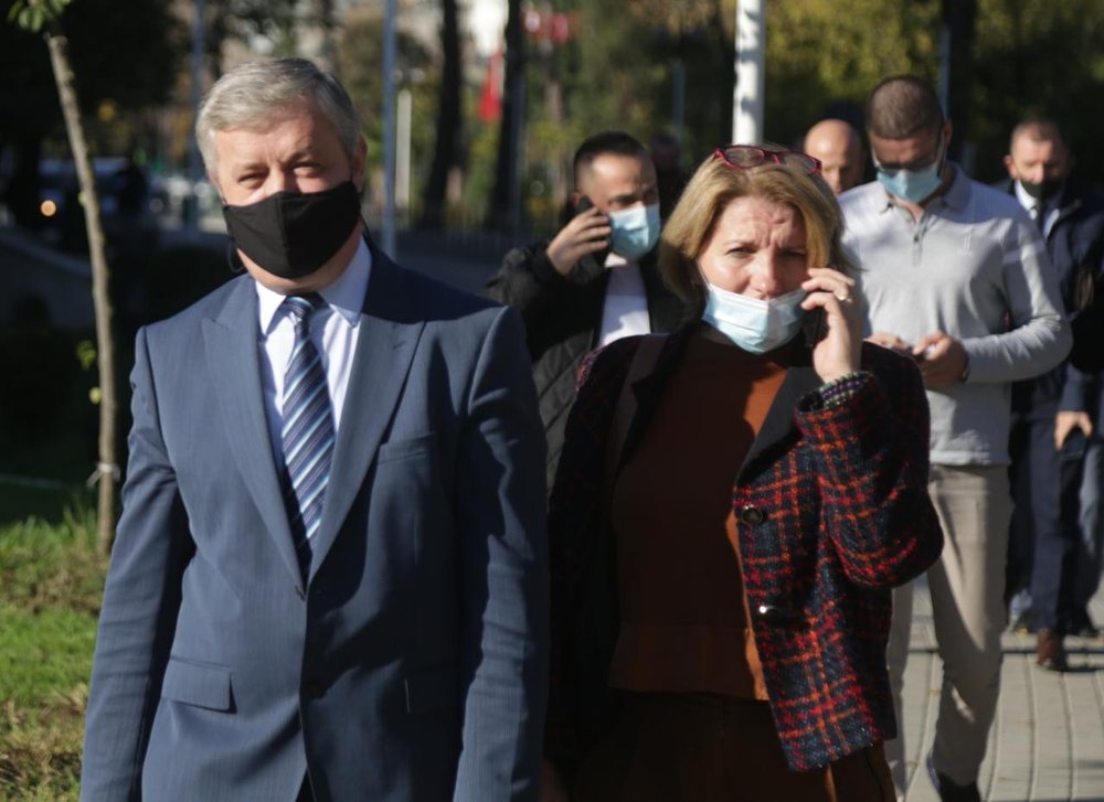 Rama em&euml;ron "policin" e polic&euml;ve