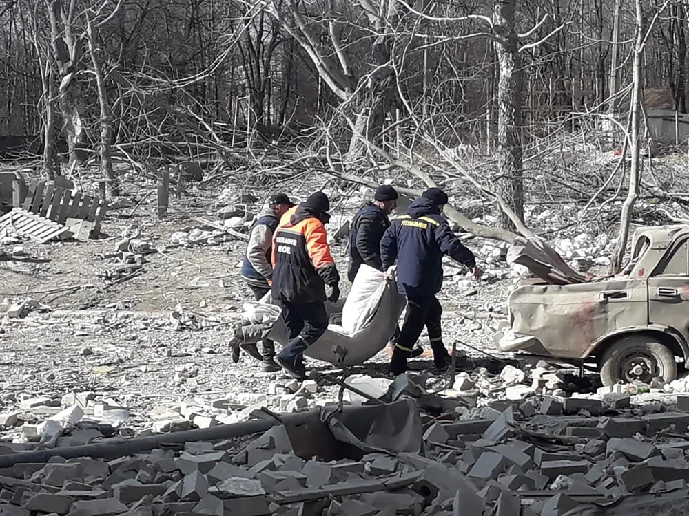 Rusia shkel premtimin p&euml;r paqe, bombardon qytetin Chernihiv
