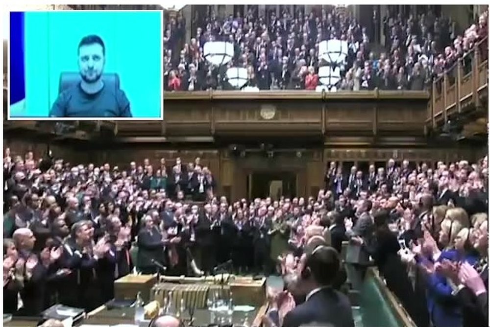 VIDEO/ Lot n&euml; parlamentin britanik, Zelenesky u drejtohet deputet&euml;ve