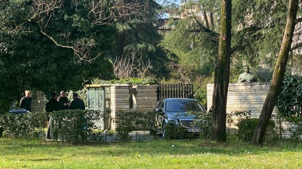 Nj&euml; dit&euml; para Kongresit, Rama mbledh ministrat dhe deputet&euml;t tek
