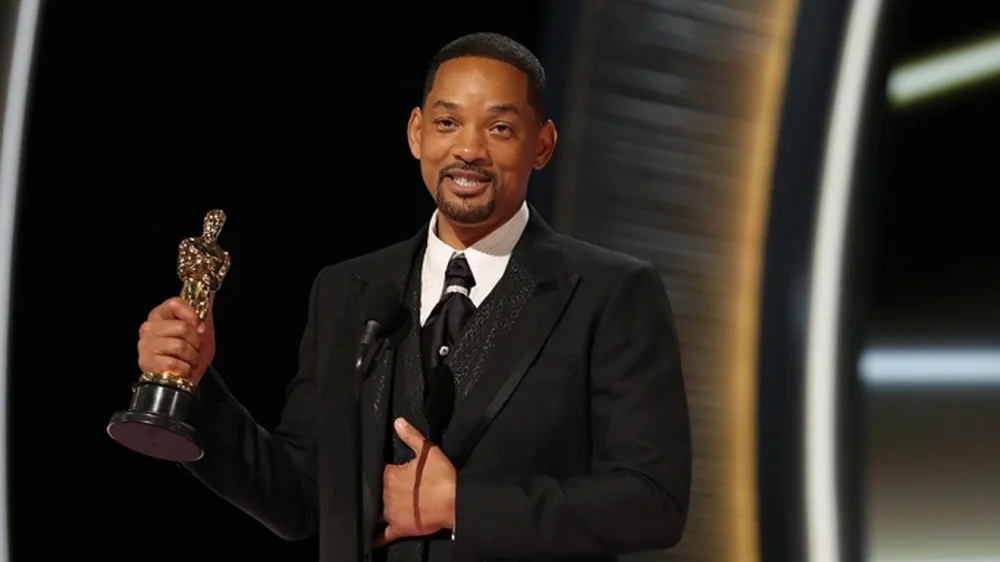 Will Smith rikthehet n&euml; gar&euml;n p&euml;r Oscar pas incidentit me Chris