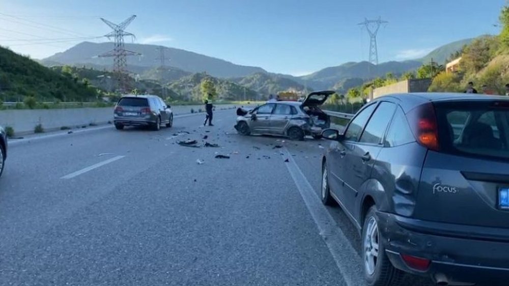Aksident n&euml; Kruj&euml;, 4 persona p&euml;rfundojn&euml; t&euml;