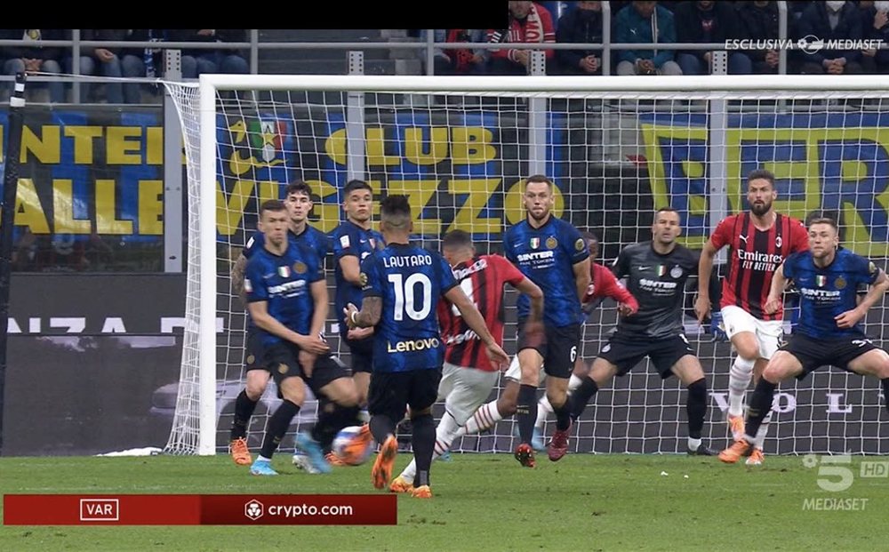 Pioli i t&euml;rbuar p&euml;r golin e anulluar, sheh moviol&euml;n e ik&euml;n: