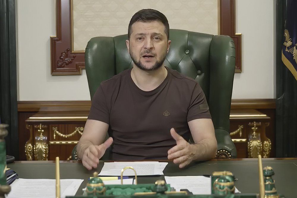 Zelensky: Rus&euml;t kan&euml; vrar&euml; 167 f&euml;mij&euml; n&euml;