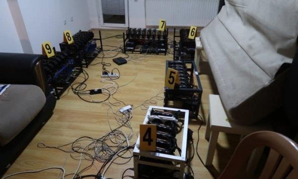 Sekuestrohen dhjet&euml;ra aparate p&euml;r prodhimin e Bitcoin n&euml;