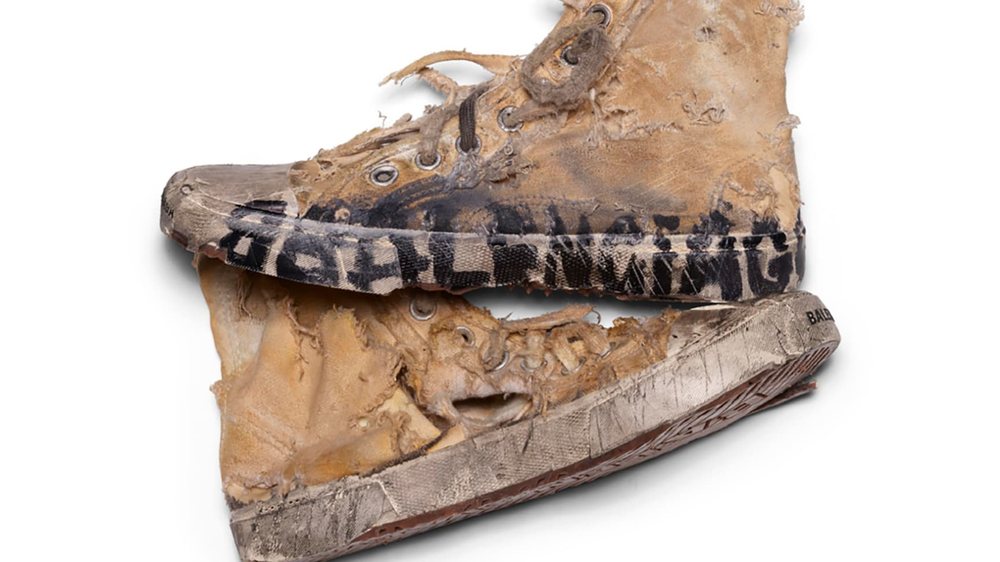 Balenciaga nxjerr n&euml; shitje atlete t&euml; grisura p&euml;r 1850
