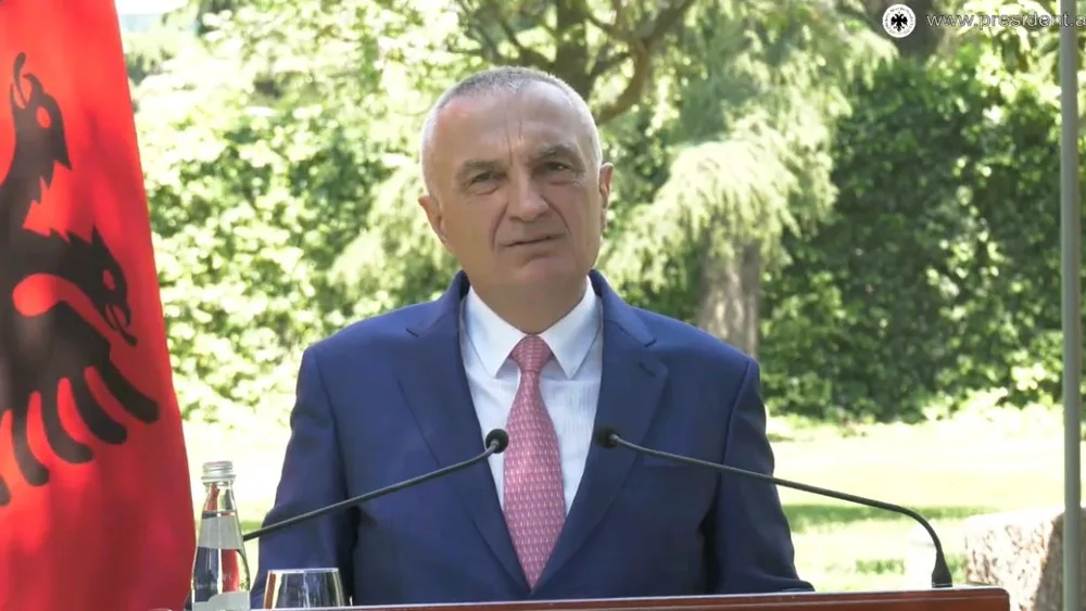 Kryeministri b&euml;n thirrje p&euml;r hetimin e tij/ Meta: Kam arm&euml;t e mia