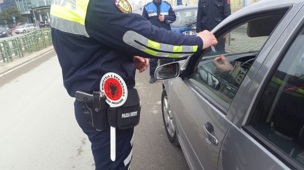 Aksidenti i r&euml;nd&euml; 'ngre' n&euml; k&euml;mb&euml;