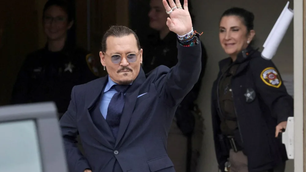 Lajm i fundit/ Juria gjen fajtore Amber Heard, i detyrohet Johnny Depp 15