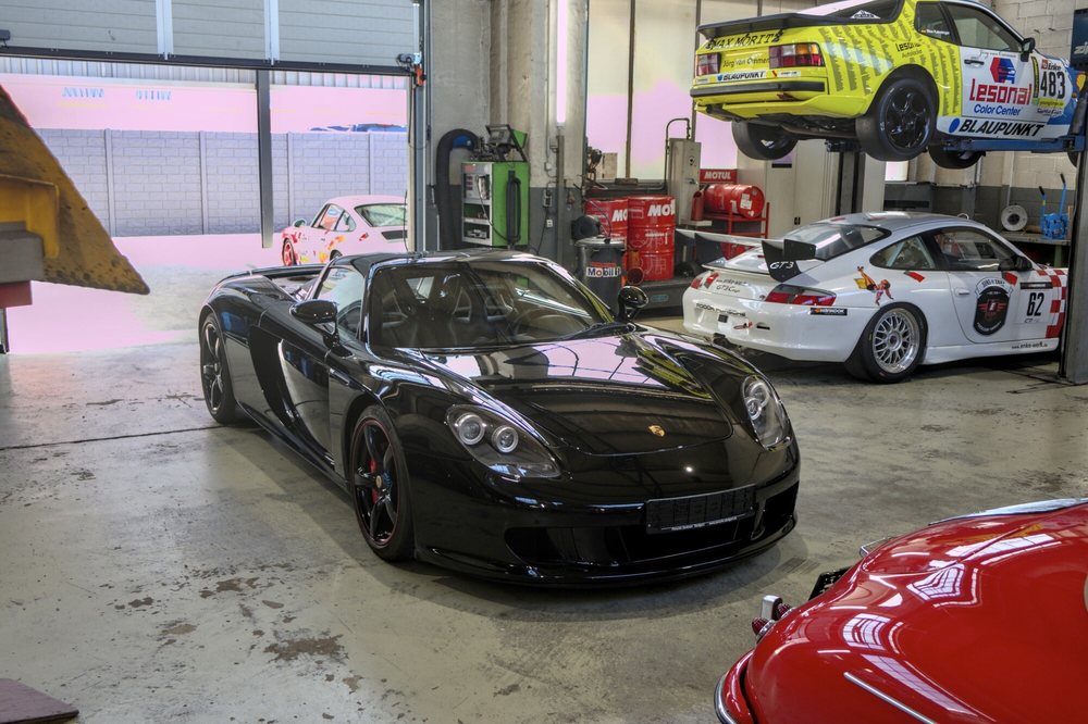 FOTO/ Michael Schumacher, n&euml; shitje Porsche Carrera GT q&euml; gjermani ia