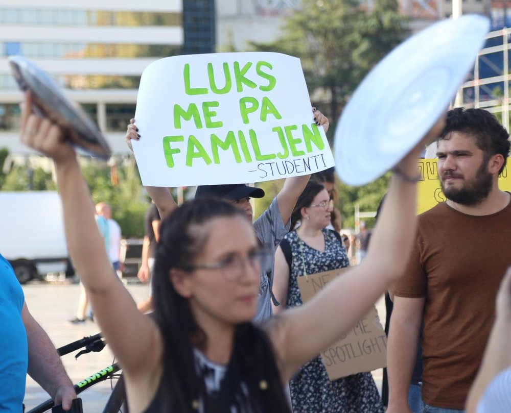 Rritja e &ccedil;mimeve, protesta e dyt&euml; n&euml; Tiran&euml; (FOTO)